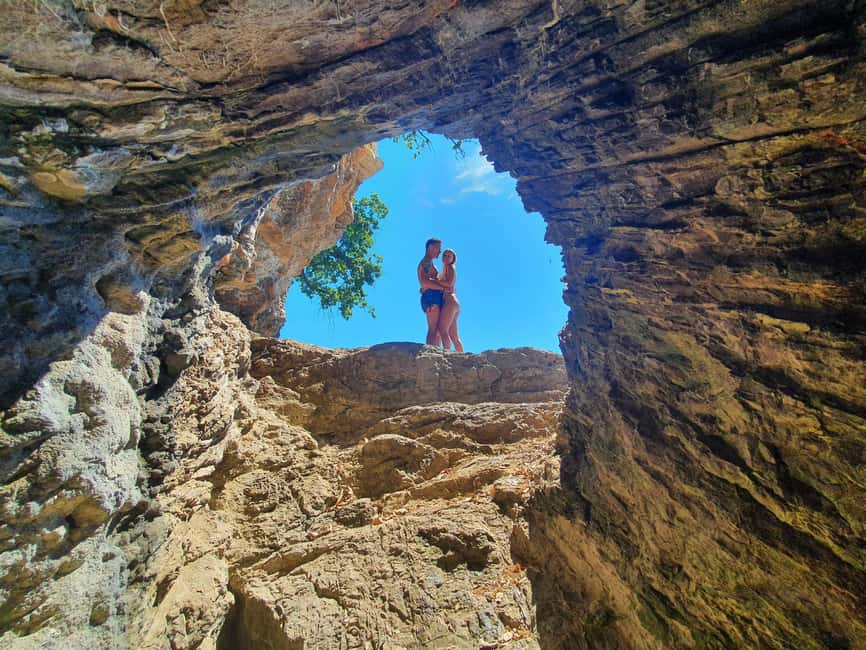 Opatija: Cliffs and caves kayak adventure - The underwater cave beneath Grotta del Diavolo