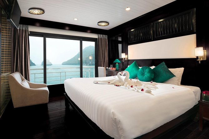 Overnight Luxury 5 Star Alisa Cruise with Meals, Kayak or Bamboo Boat - Reaching Dock 16 and boarding at noon