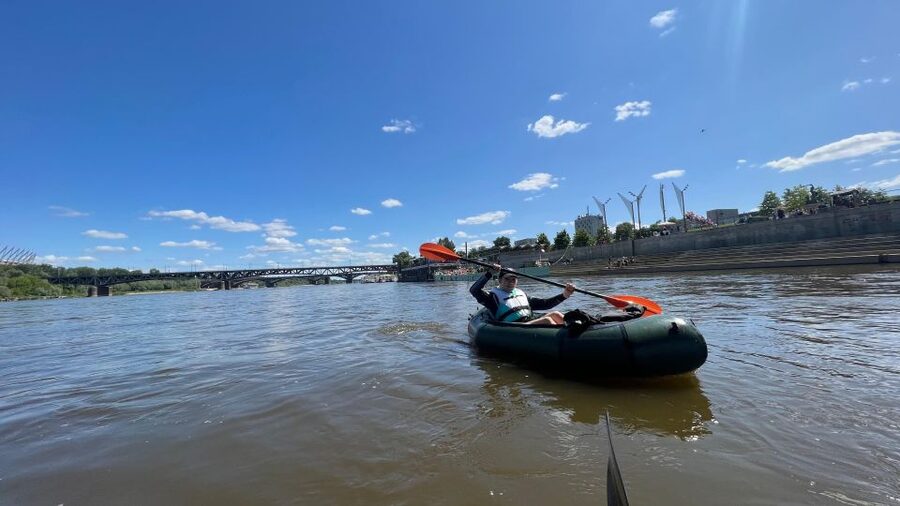 Packrafting kayaking guided tour Vistula river Warsaw Poland - Small groups make a real difference