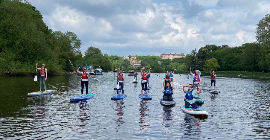 Paddleboard Experience on the beautiful Thames at Richmond - The first 20 minutes: safety beside Richmond Bridge