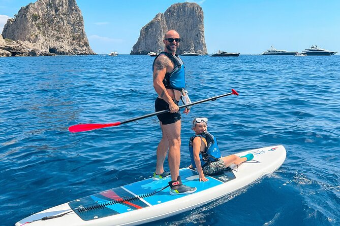 Paddleboard in Capri between caves and beaches. Photos included! - What the 90 minutes feel like