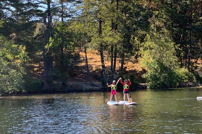 Paddling Thetis Lake - A protected alcove and time to swim
