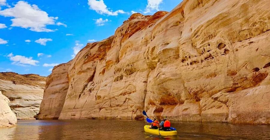 Page: Lake Powell Kayak & Water Antelope Canyon Hiking Tour - Why the water route changes the canyon visit