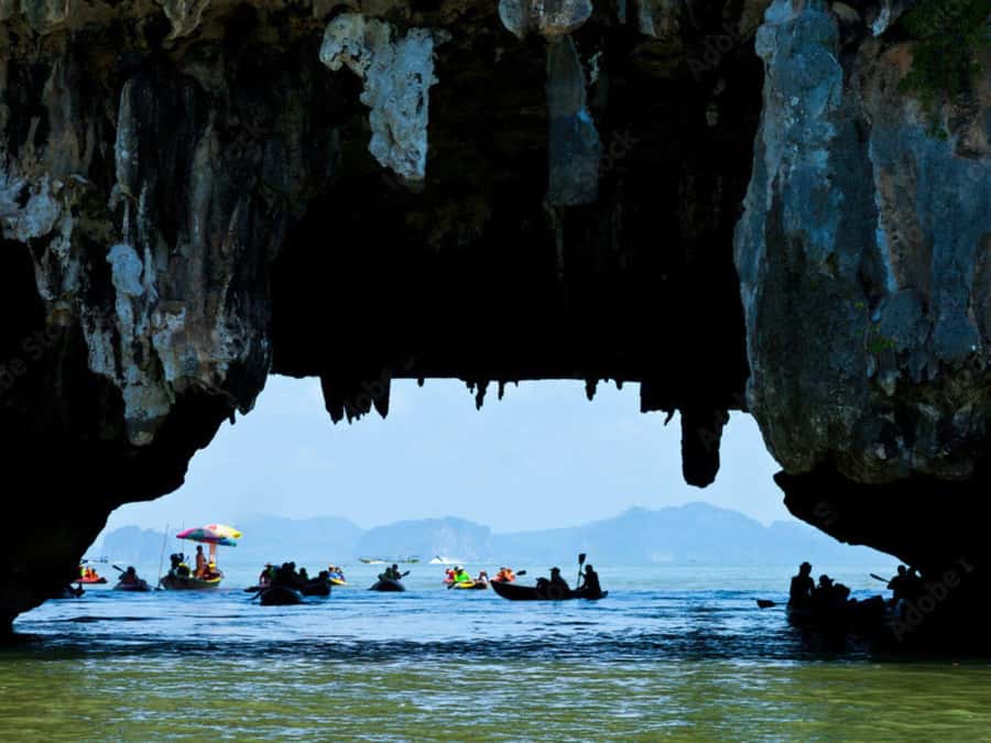 Phuket: James Bond Island Canoeing & Sunset Yacht Dinner - Dinner, drinks, and sunset near Ao Por