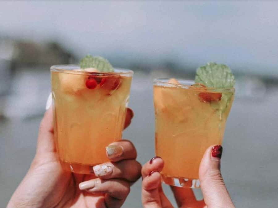 Phuket: James Bond Island Canoeing & Sunset Yacht Dinner - What the service may feel like