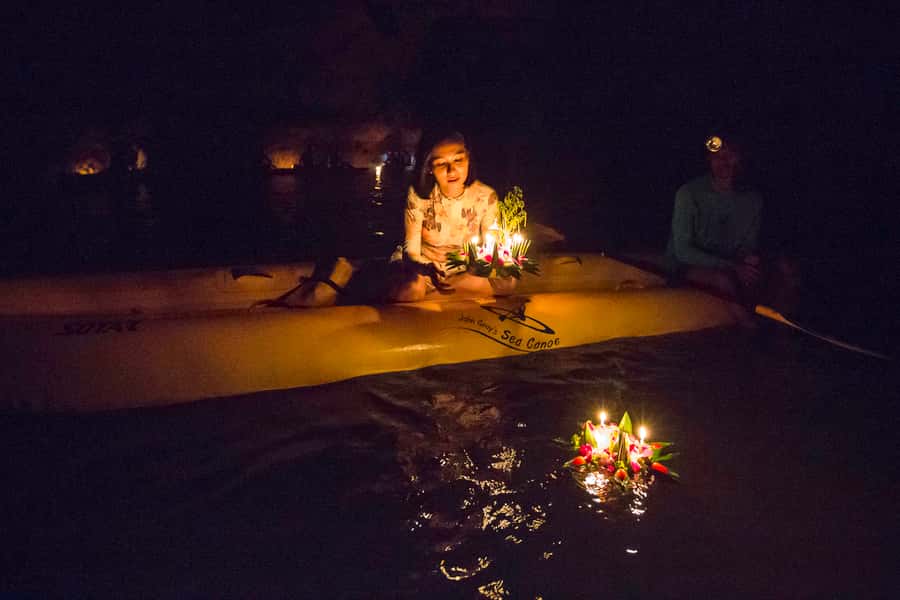 Phuket: Starlight Hong Sea Cave & Glowing Plankton by Kayak - Lunch on board before the main sightseeing