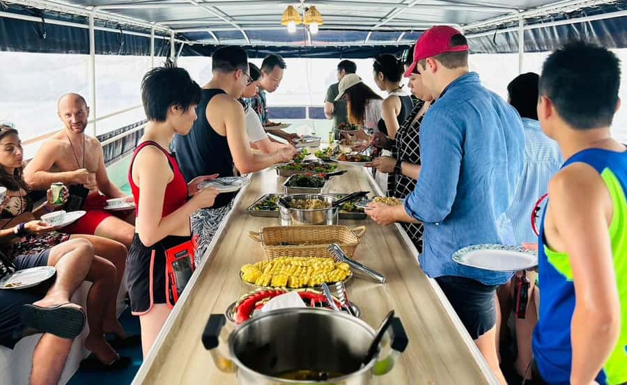 Phuket : Twilight Sea Canoe Tour with Glowing Plankton - Is $133 good value for a ten-hour day?