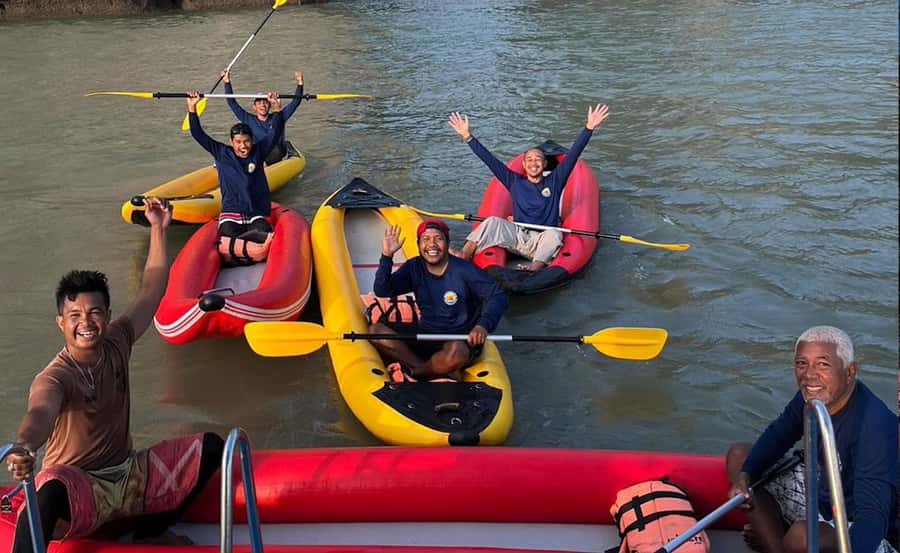Phuket : Twilight Sea Canoe Tour with Glowing Plankton - The guides make a practical difference