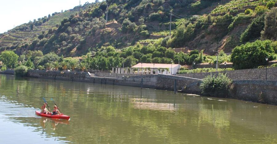 Pinhão: Douro Valley Rabelo Boat Tour and Kayak Experience - Tua gives you a different starting point