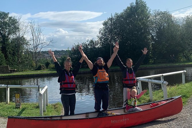 Pontcysyllte Aqueduct Canoe Tours in Llangollen - Crossing Pontcysyllte Aqueduct by canoe