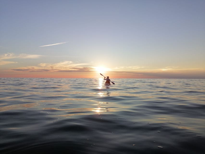 Poreč: Sea Kayaking Sunset Tour - The beach or cove break