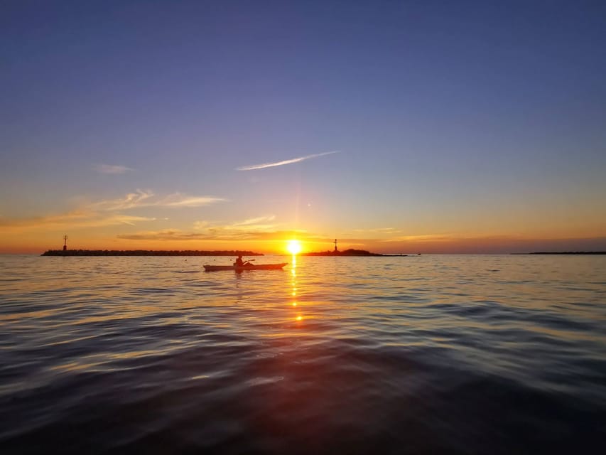 Poreč: Sea Kayaking Sunset Tour - The farewell drink and personal guide service