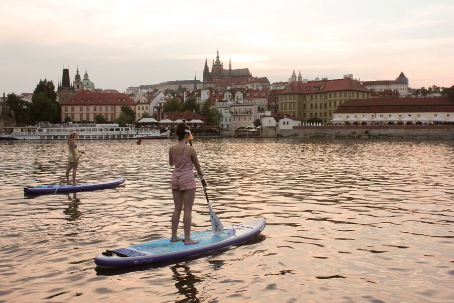 Prague: 2-Hour Paddle Boarding in the City Centre - Your first minutes on the Vltava