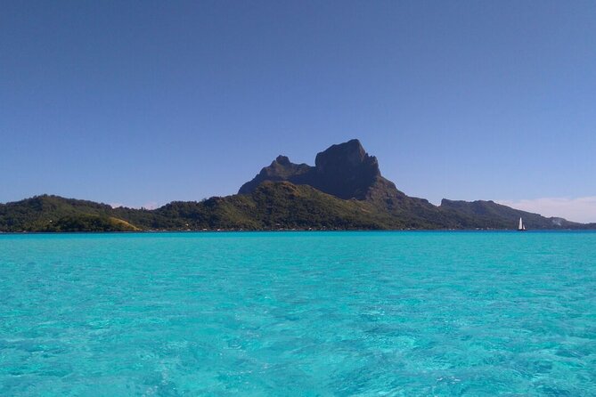 Private Electric Paddle Cruise in Bora Bora - Why the electric board feels different