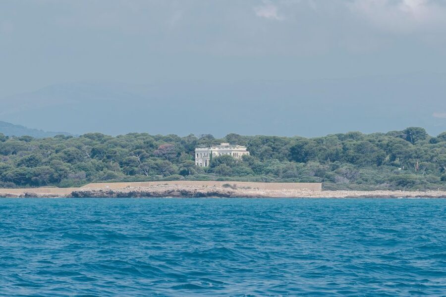 Private tour on a sailboat - Swim and paddle - Antibes Cape - Why Cap d’Antibes is best seen from the sea