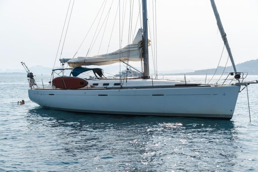 Private tour on a sailboat - Swim and paddle - Antibes Cape - What the $752 price means for your group