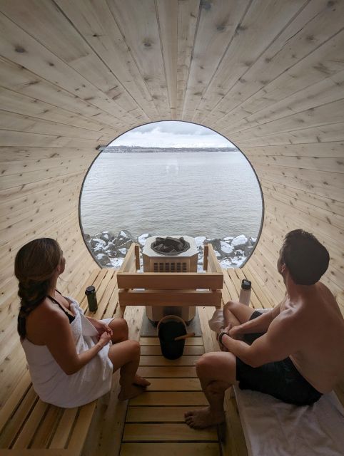Quebec City: Ice Canoeing with Hot Chocolate & Sauna - The floating-ice break with hot chocolate