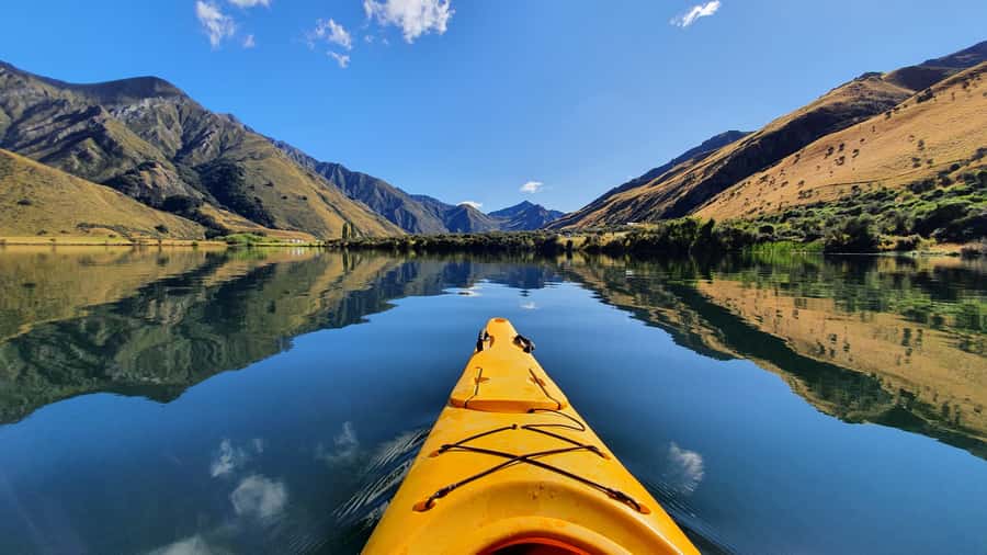Queenstown: Kayaking or SUP Experience on Moke Lake - Who will enjoy this outing most