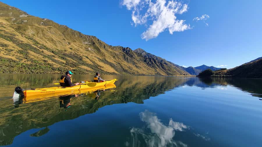 Queenstown: Kayaking or SUP Experience on Moke Lake - Getting set up at Moke Lake