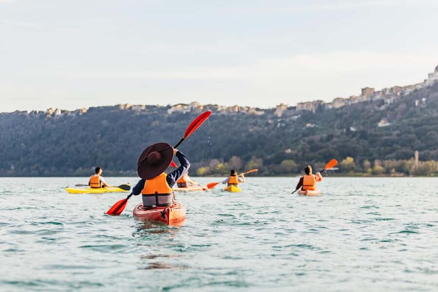 Rome: Popes' Lake, Kayak Tour with Swimming & Roman Pizza - Paddling past Castel Gandolfo and Roman remains
