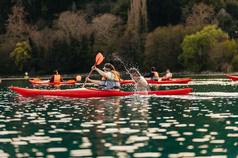 Rome: Popes' Lake, Kayak Tour with Swimming & Roman Pizza - How difficult is the kayaking?