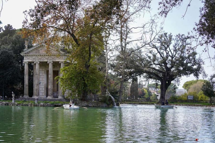 ROME: Villa Borghese Lake tour by boat paddling independently +aperitivo - The Temple of Aesculapius from the lake