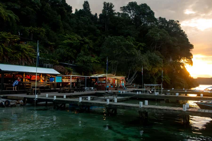 Rotorua: Evening Starlight Gourmet Kayak Tour with dinner - Meeting your guide at Otaramarae Boat Launch