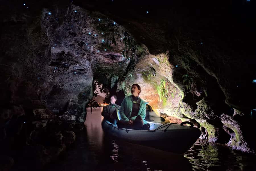 Rotorua: Glow Worm Kayak Tour - Key points at a glance