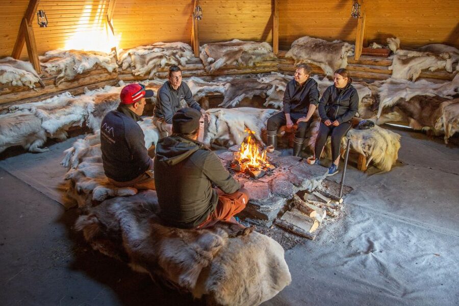 Rovaniemi: Authentic Reindeer Farm & Canoeing - Clothing matters more than the calendar