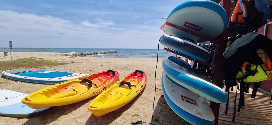 Salou: club kayak Cambrils with hotel pickup - Thirty minutes on the Mediterranean