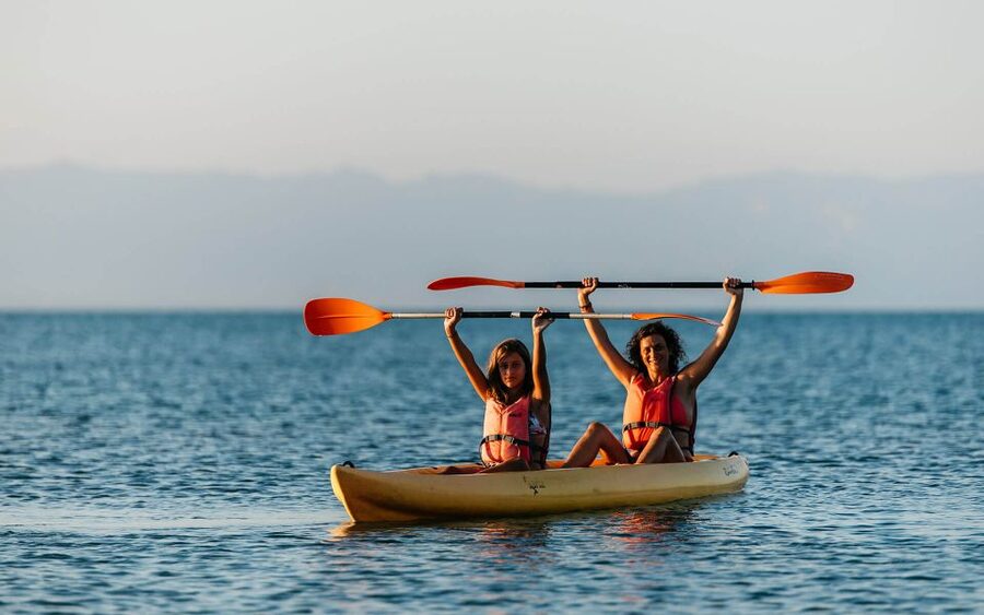 Salou: club kayak Cambrils with hotel pickup - What to bring and what to leave flexible
