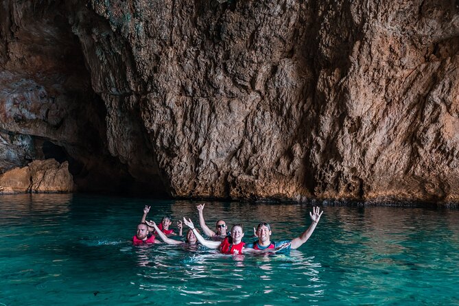 San Antonio Marine Reserve & Cave: Kayak Beyond the Extraordinary - Key points at a glance