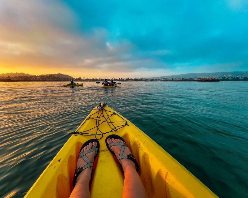Santa Barbara Harbor: Sunset Kayak Tour (2 Hours) - Paddling through the harbor toward Stearns Wharf