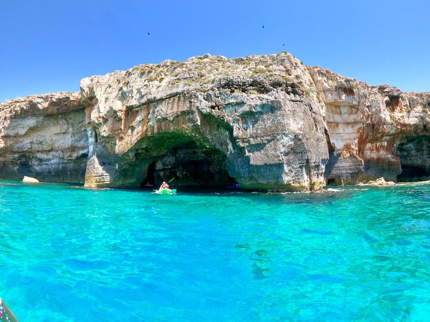 Santa Maria di Leuca: Kayak and Canoe Tour in the caves - Entering the Ponente Caves