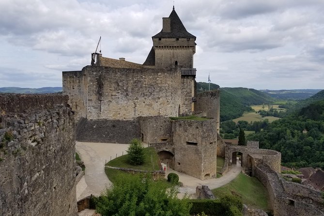 Sarlat la Canéda: The Dordogne valley by canoe - Castles, cliffs, caves, and villages along the way
