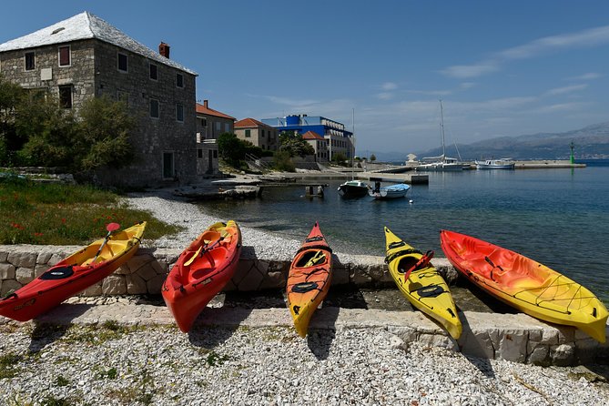 Sea kayaking Postira - Lovrečina (St.Lovre, archaeological site) - Returning by Kayak to Postira