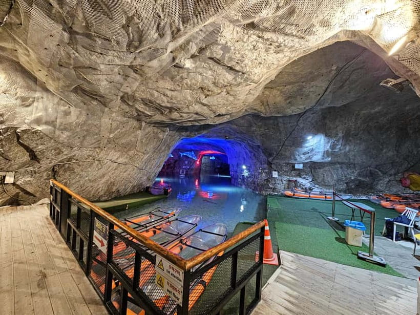 Seoul: Chungju Cruise, Cable Car & Cave Kayak Adventure Tour - Riding the Cheongpung Cable Car for the big view