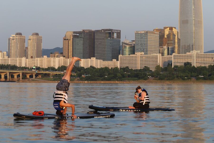 Seoul: Stand Up Paddle Board (SUP) & Kayak in Han River - Sunset, bridges, towers, and passing trains