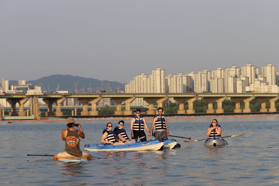 Seoul: Stand Up Paddle Board (SUP) & Kayak in Han River - Is $31 good value?
