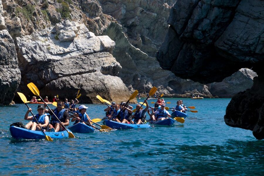 Sesimbra: Arrabida Natural Park & Caves Guided Kayaking Tour - Paddling through Arrábida’s coves and caves