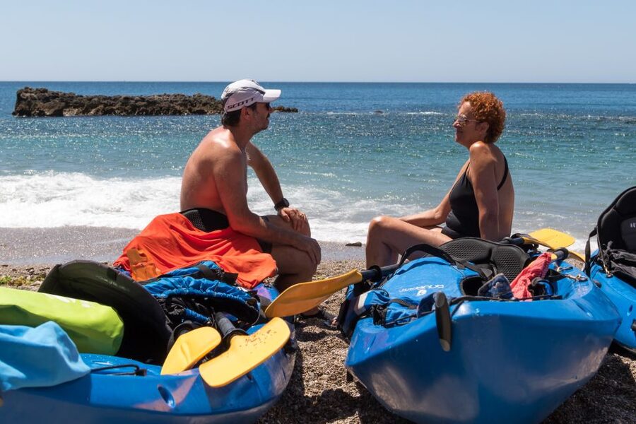Sesimbra: Arrabida Natural Park & Caves Guided Kayaking Tour - Ribeiro do Cavalo Beach: the welcome pause