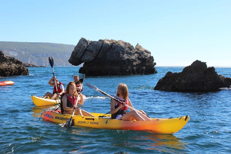 Sesimbra: Ribeiro Cavalo Beach, Caves, & Arrábida Kayak Tour - The return paddle and what the wind changes