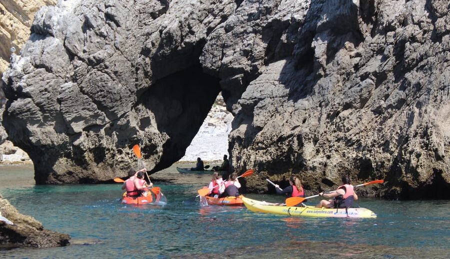 Sesimbra: Ribeiro Cavalo Beach, Caves, & Arrábida Kayak Tour - Paddling past cliffs, tunnels, and Frade’s Cave