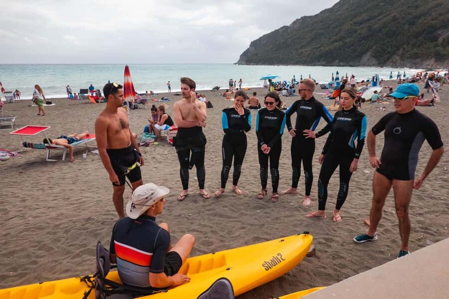 Sestri Levante: Kayak Excursion in the Biodiversity of the Bay of Gold - Starting at STAI FUORI ASD