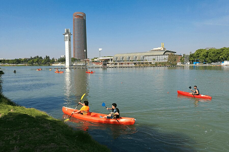 Seville: 2–Hour Guadalquivir River Kayaking Tour - Puente del Cristo de la Expiración and the approach to Triana