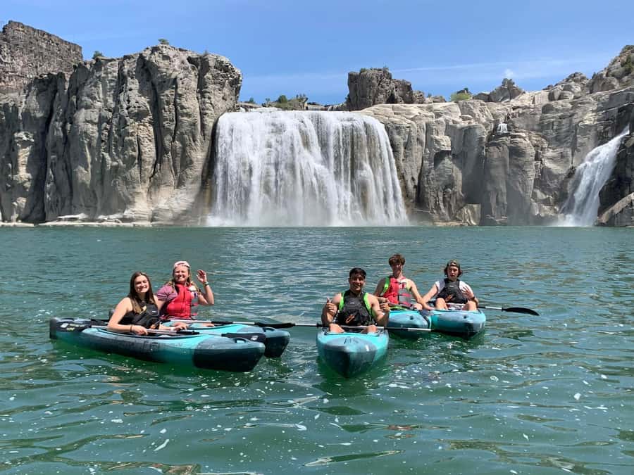 Shoshone Falls: Guided Kayak Tour - Reaching the waterfall from below