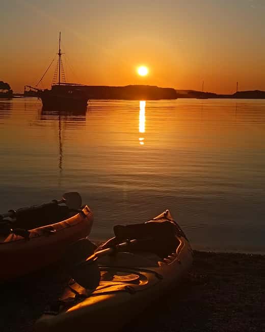 Šibenik: Sea Kayaking Tour to St. Nicholas Fortress - The cave-side swim and break