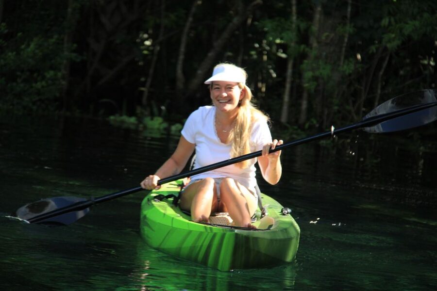 Silver Springs Manatee Kayaking Tour - Equipment, clothing, and small practical details