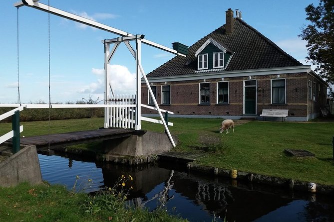 Small-Group Guided Sunset Canoe Tour in Waterland with Dinner - Who will enjoy this Waterland outing?