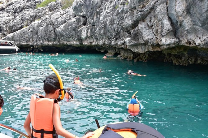 Snorkel and Kayak Tour to Angthong Marine Park by Speedboat from Koh Samui - Guides, group size, and the feel of the day